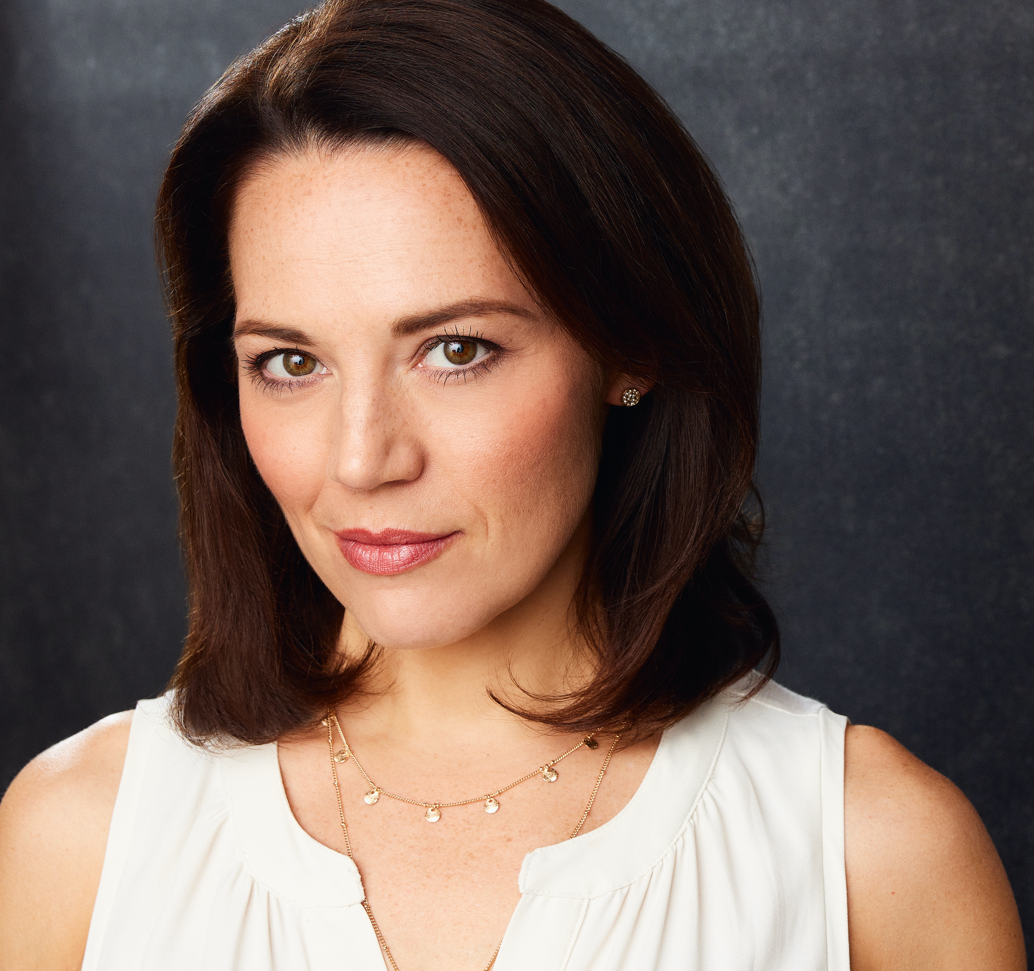 Headshot White Collar Sleeveless - IMDb